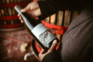 Sijnn bottle showcasing